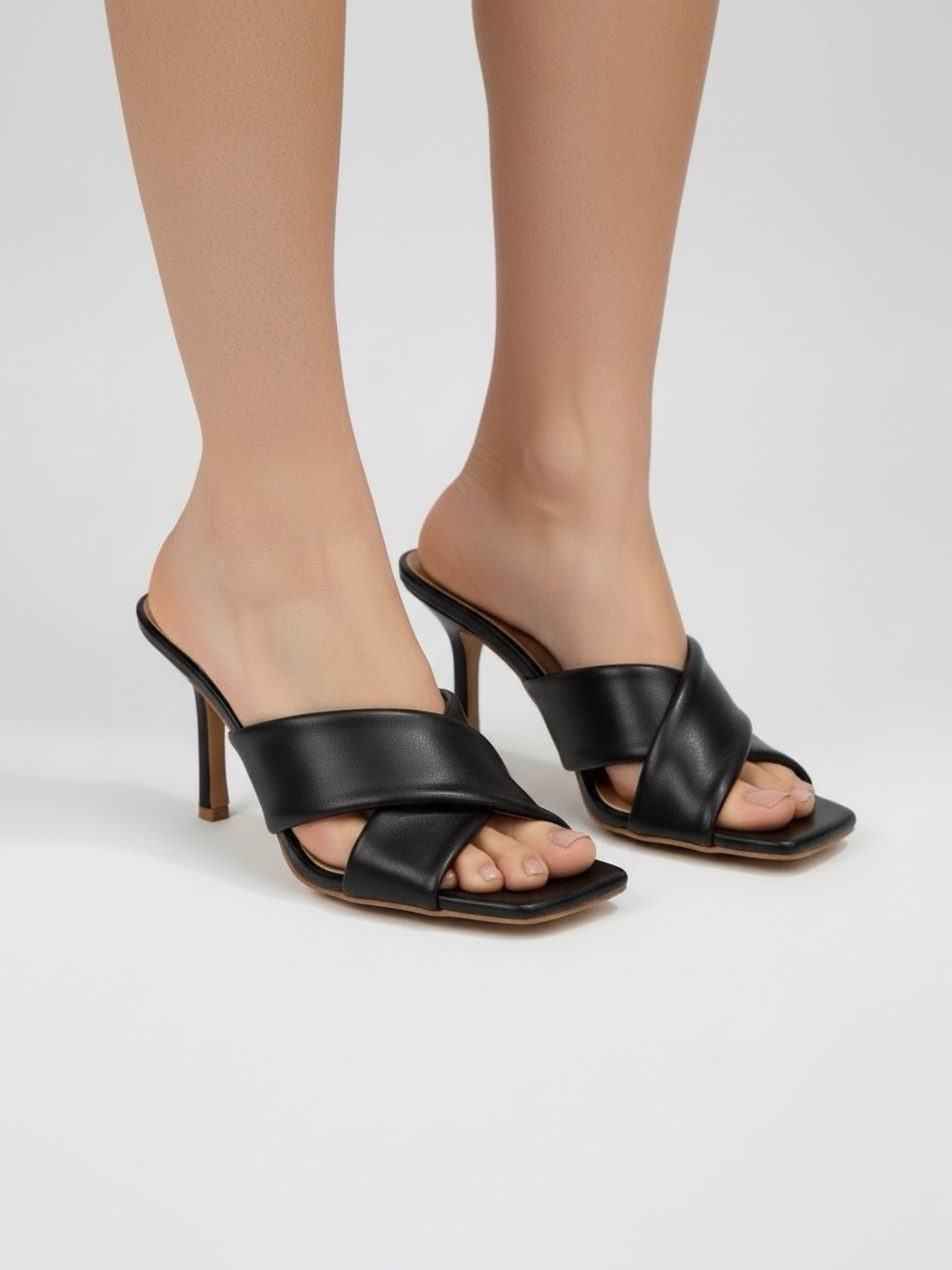 Anne Michelle Zeal-16 Padded Cross Band Square Toe Sandals